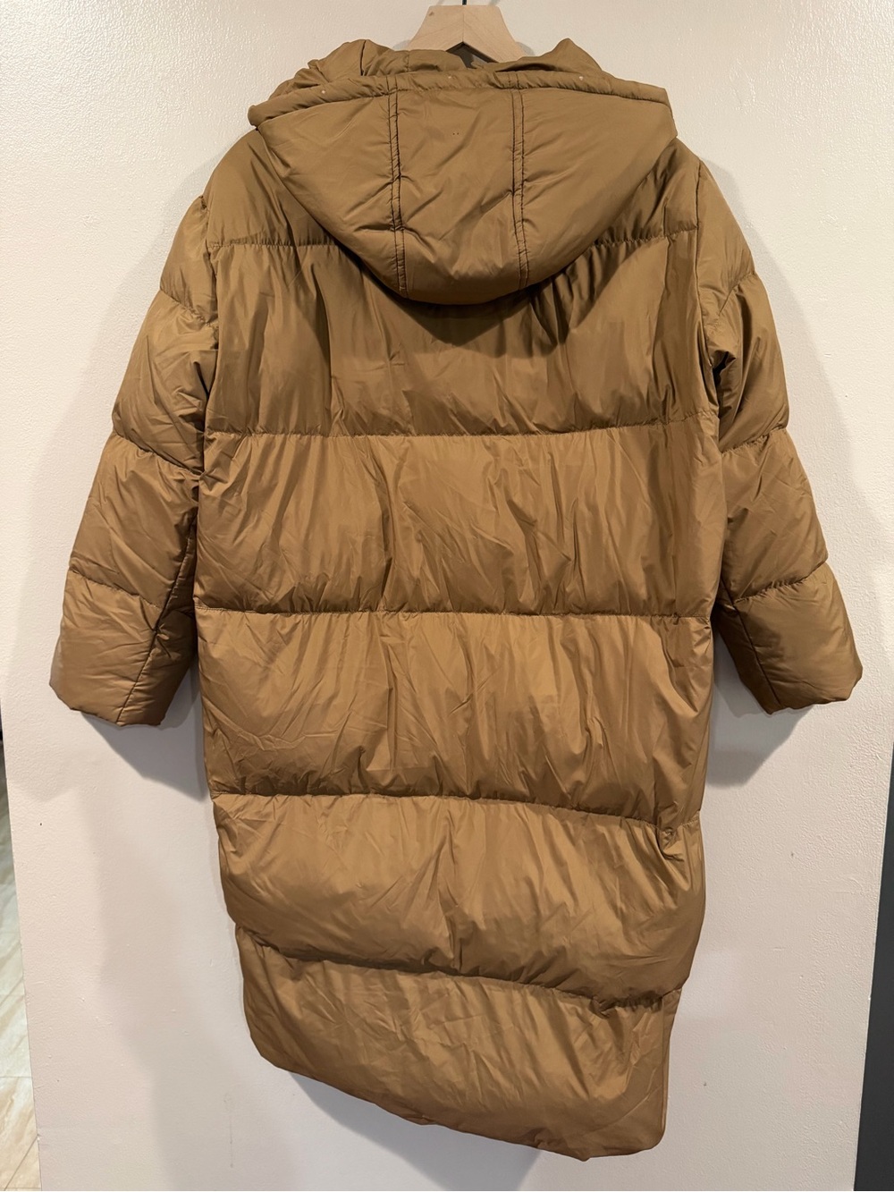 NWOT Duck Down Camel Long Hooded Puffer Coat Size - Medium - Picture 2 of 10